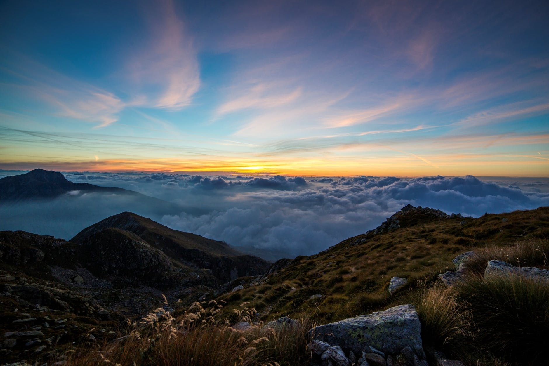 dawn-clouds-panorma-mombarone-65220